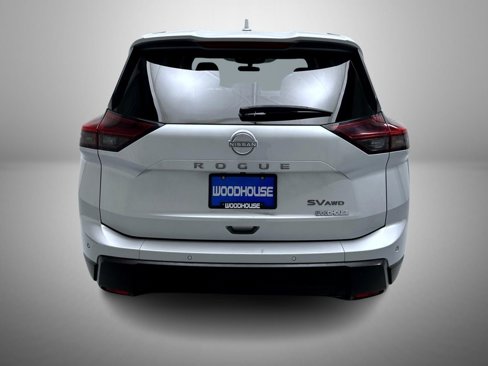 Used 2024 Nissan Rogue SV image 6