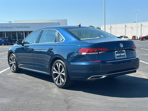 Used 2022 Volkswagen Passat 2.0T SE image 6