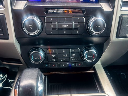 Used 2020 Ford F150 Lariat image 17