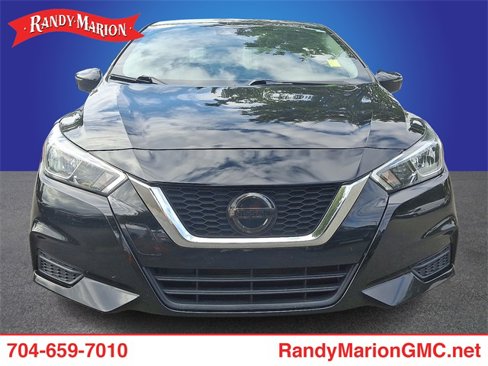 Used 2020 Nissan Versa SV image 2