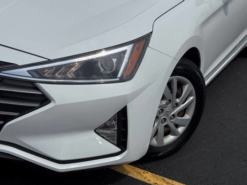 Used 2020 Hyundai Elantra SE image 19
