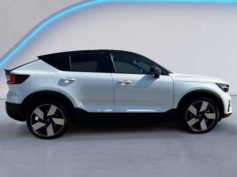 Certified 2022 Volvo C40 P8 Recharge Ultimate image 3