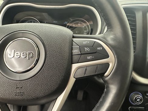 Used 2016 Jeep Cherokee Limited image 30