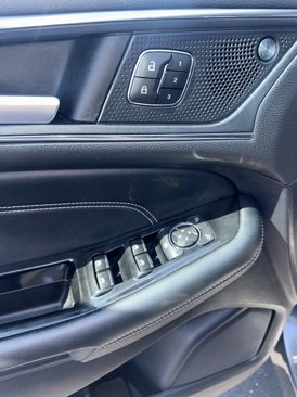Used 2020 Ford Edge Titanium image 13