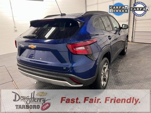 Used 2024 Chevrolet Trax LT w/ Sunroof Package image 8