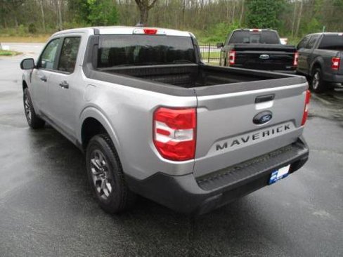 Used 2024 Ford Maverick XLT image 3