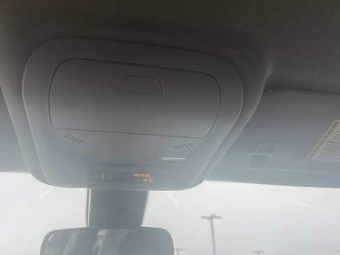 Used 2020 Chevrolet Equinox LT image 19
