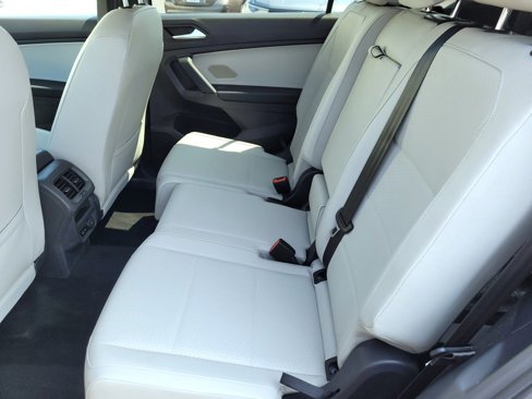 Certified 2019 Volkswagen Tiguan SEL Premium R-Line image 12