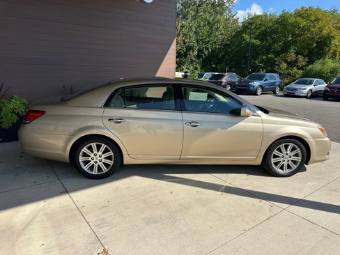 Used 2010 Toyota Avalon XL image 8
