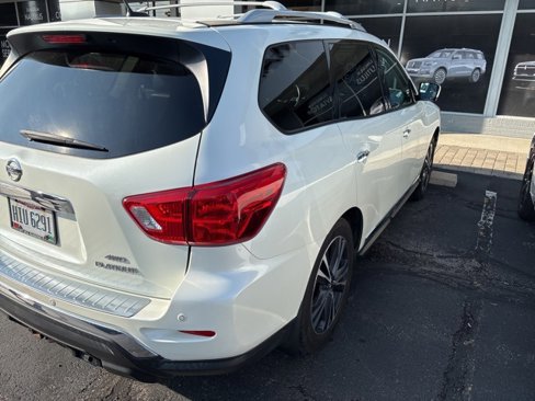 Used 2017 Nissan Pathfinder Platinum image 6