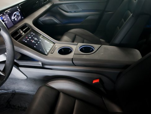 Used 2023 Porsche Taycan image 19