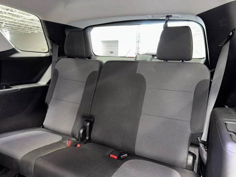Used 2018 Chevrolet Traverse LT image 25
