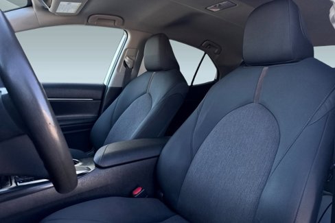 Certified 2020 Toyota Camry LE image 24