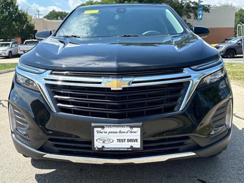 Used 2023 Chevrolet Equinox LT image 2