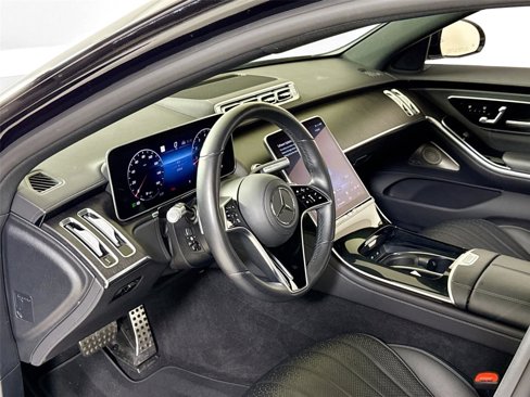 Used 2022 Mercedes-Benz S 500 4MATIC w/ AMG Line Package image 13