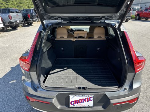 Used 2019 Volvo XC40 T5 Momentum image 18