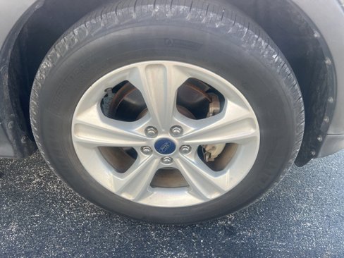 Used 2016 Ford Escape SE image 3