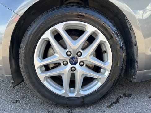 Used 2014 Ford Fusion SE image 31