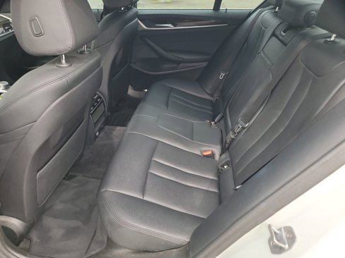 Used 2019 BMW 530i xDrive image 11