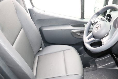 Used 2022 Mercedes-Benz Sprinter 2500 image 14