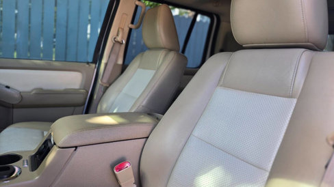 Used 2010 Mercury Mountaineer Premier image 10