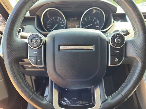 Used 2014 Land Rover Range Rover Sport HSE image 18