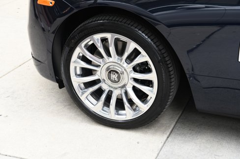 Used 2020 Rolls-Royce Dawn image 33