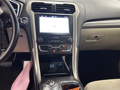 Used 2019 Ford Fusion SE image 15