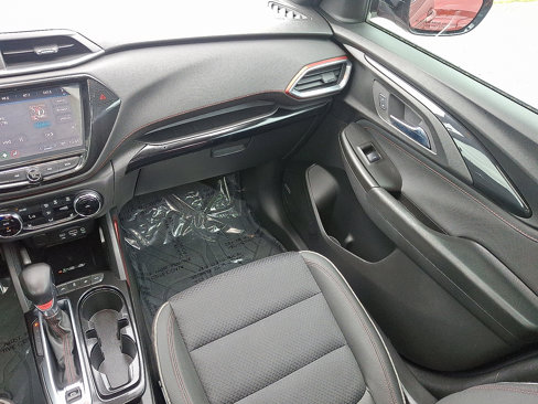 Used 2022 Chevrolet TrailBlazer RS w/ Sun and Liftgate Package image 16