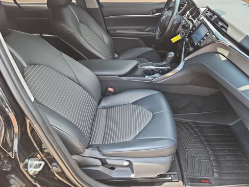 Used 2020 Toyota Camry SE image 21