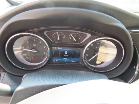 Used 2019 Buick Envision Essence image 7