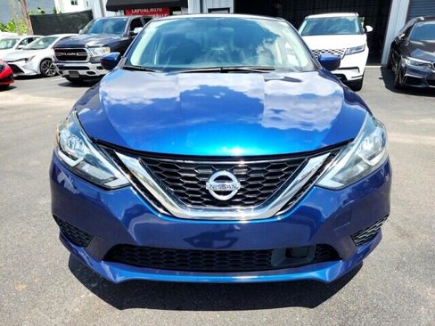 Used 2019 Nissan Sentra SV image 2