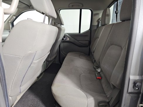 Used 2017 Nissan Frontier SV image 25