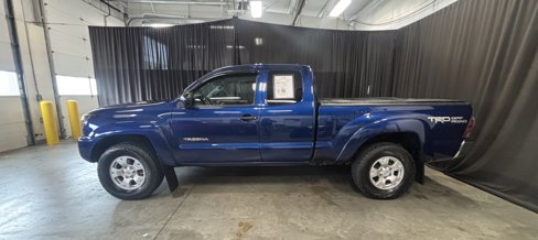 Used 2015 Toyota Tacoma TRD Pro image 2