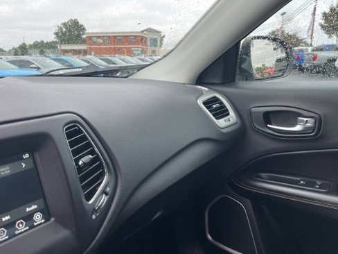 Used 2021 Jeep Compass Latitude image 29