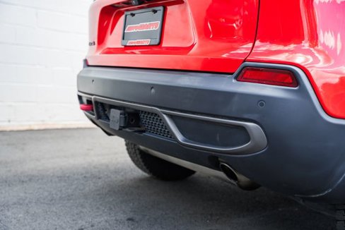 Used 2019 Jeep Cherokee Trailhawk image 11
