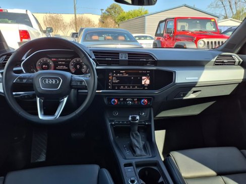 Used 2024 Audi Q3 2.0T Premium Plus w/ Premium Plus Package image 10