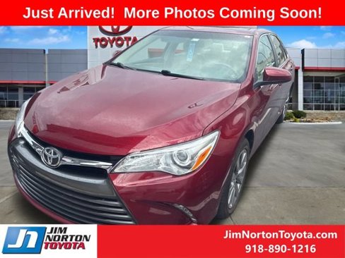 Used 2016 Toyota Camry XLE image 2