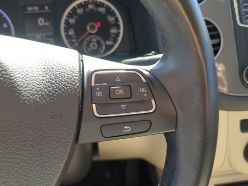 Used 2017 Volkswagen Tiguan S image 31