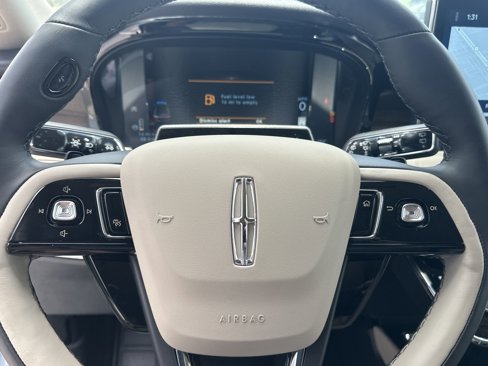 New 2025 Lincoln Corsair Reserve image 18