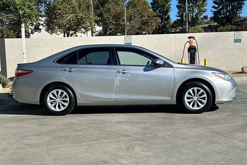 Used 2017 Toyota Camry LE image 6