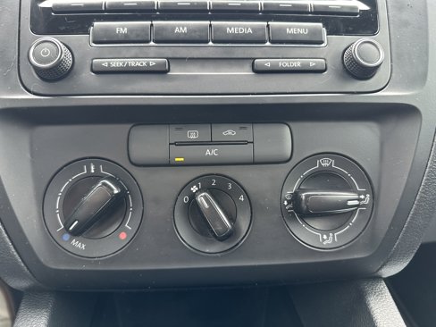 Used 2015 Volkswagen Jetta S image 19