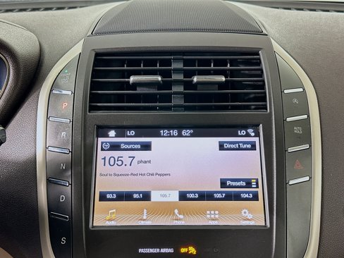 Used 2017 Lincoln MKC Premiere image 19