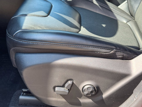 Used 2020 Jeep Cherokee Latitude Plus image 18
