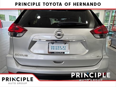 Used 2018 Nissan Rogue SL image 10