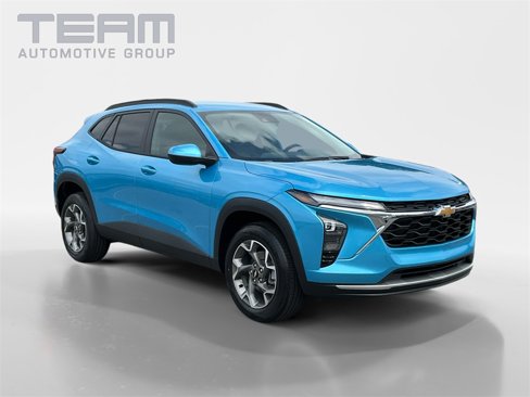 New 2025 Chevrolet Trax LT w/ Driver Confidence Package image 1