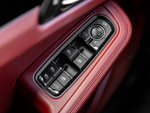 Certified 2022 Porsche Macan S image 19