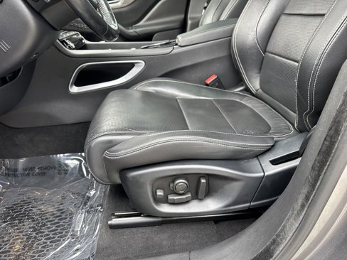 Used 2017 Jaguar F-PACE S image 17