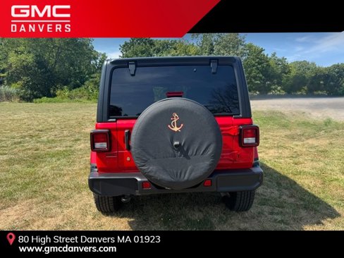 Used 2018 Jeep Wrangler Unlimited Sahara w/ Cold Weather Group image 4