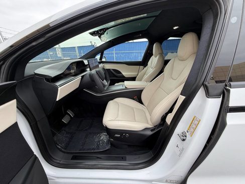 Used 2022 Tesla Model X Plaid image 17